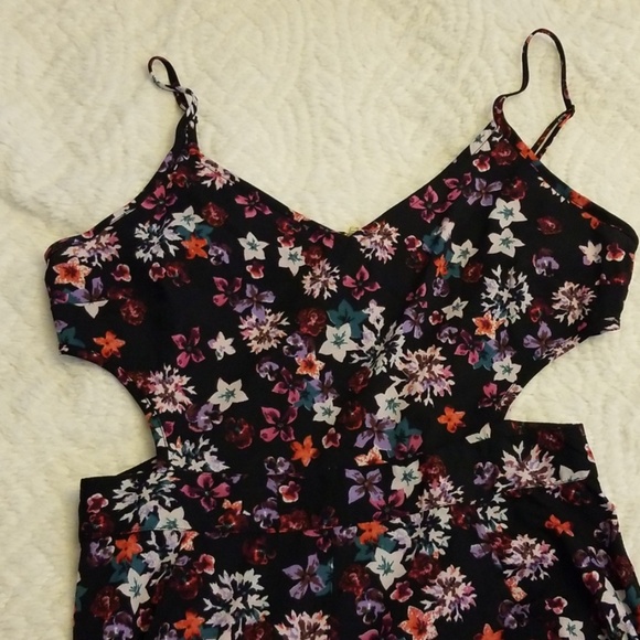 Jumpsuit - Picture 2 of 3